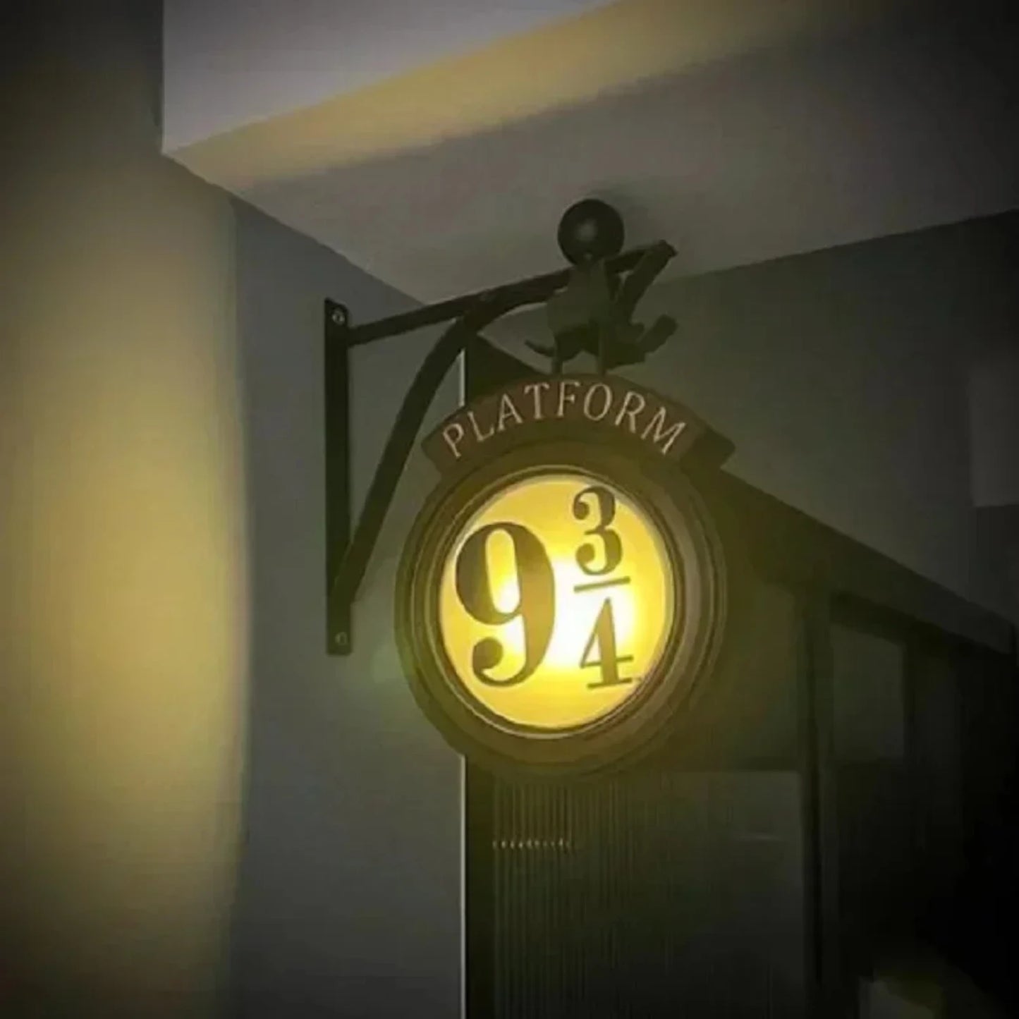 Hogwarts 9 3/4 LED Night Light